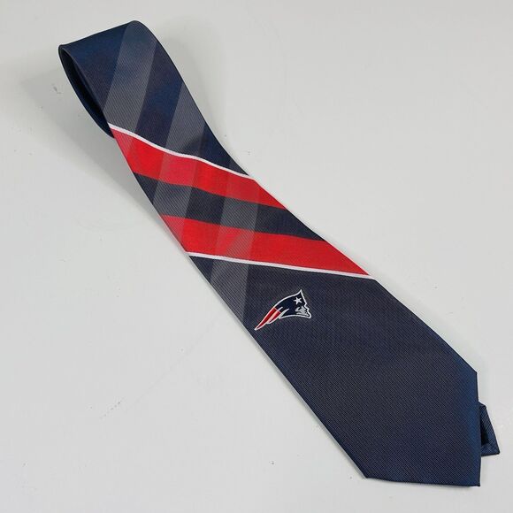 NFL New England Patriots Necktie Tie Geometric Gray Red 57 1/2 x 3 1/2 Polyester - Picture 1 of 3